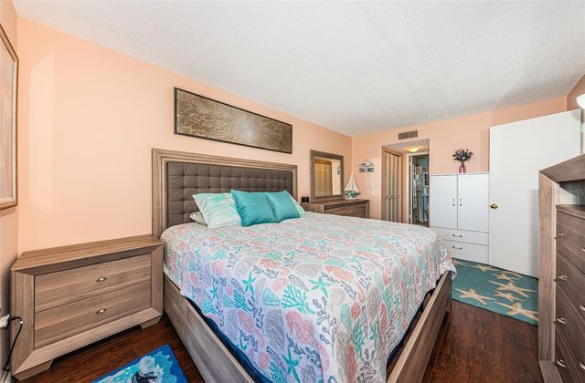 4750 COVE CIRCLE 605, St Petersburg, FL 33708