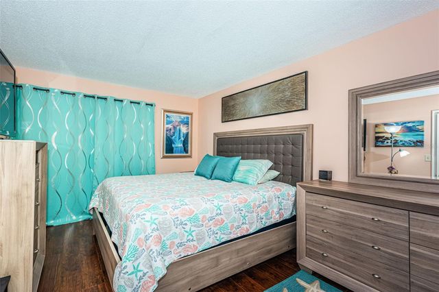 4750 COVE CIRCLE 605, St Petersburg, FL 33708