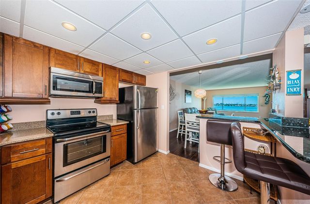 4750 COVE CIRCLE 605, St Petersburg, FL 33708