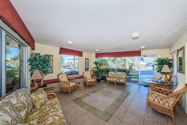 4750 COVE CIRCLE 605, St Petersburg, FL 33708