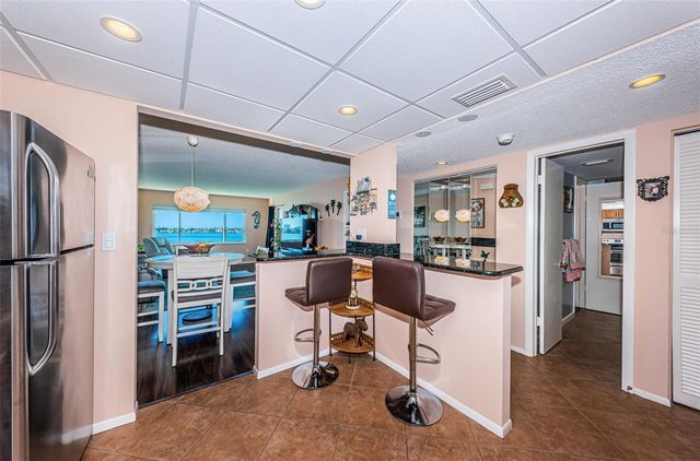 4750 COVE CIRCLE 605, St Petersburg, FL 33708