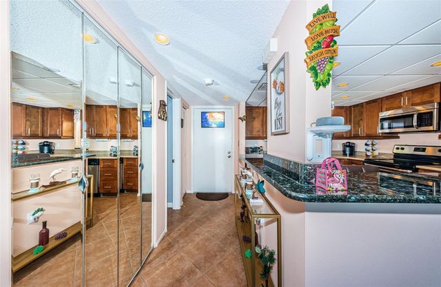 4750 COVE CIRCLE 605, St Petersburg, FL 33708