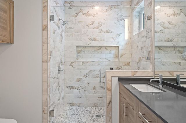 900 S 2nd ST 19, Austin, TX 78704