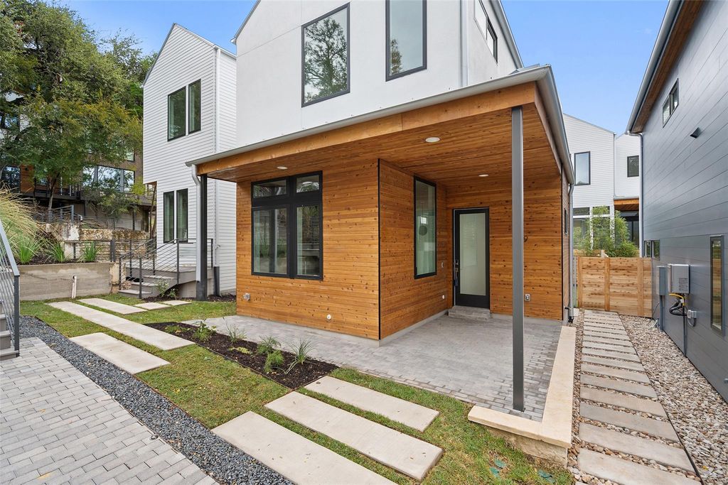 900 S 2nd ST 19, Austin, TX 78704
