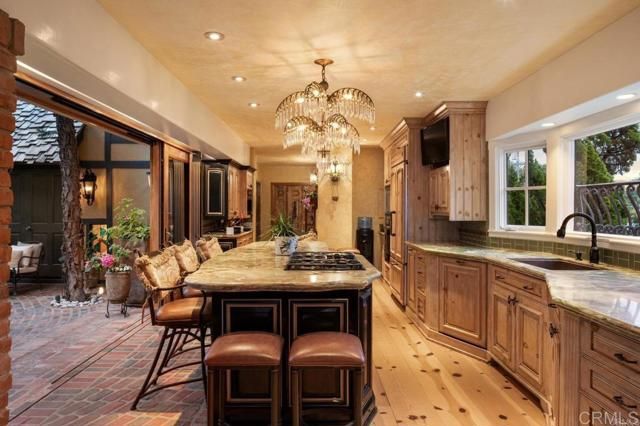 200 Neptune Avenue, Encinitas, CA 92024