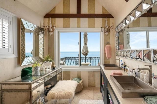 200 Neptune Avenue, Encinitas, CA 92024