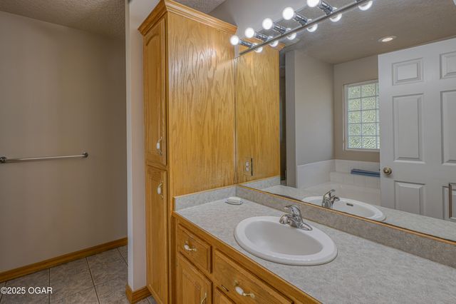 4209 W 26th Place, Joplin, MO 64804