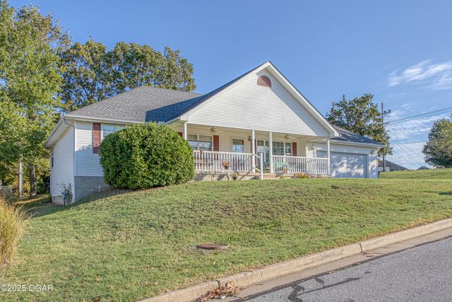 4209 W 26th Place, Joplin, MO 64804