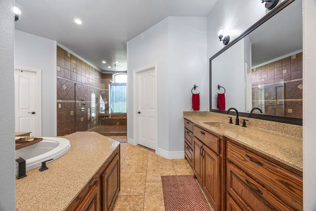 12912 Moore Lane, Gravette, AR 72736