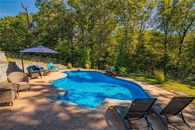 12912 Moore Lane, Gravette, AR 72736