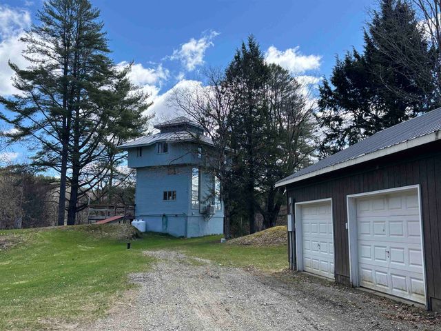 19 River Run Drive, Hyde Park, VT 05655