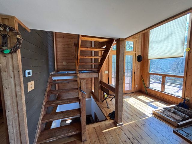 19 River Run Drive, Hyde Park, VT 05655