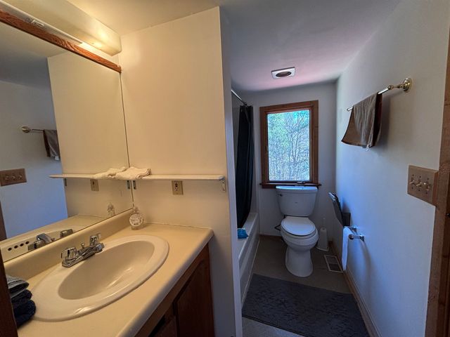 19 River Run Drive, Hyde Park, VT 05655