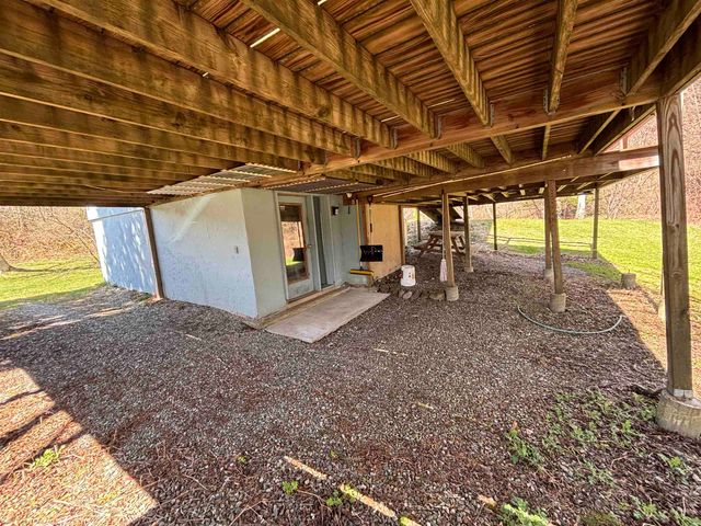 19 River Run Drive, Hyde Park, VT 05655
