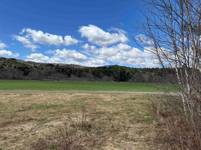 19 River Run Drive, Hyde Park, VT 05655