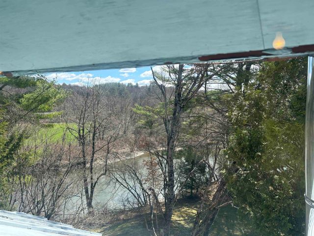 19 River Run Drive, Hyde Park, VT 05655