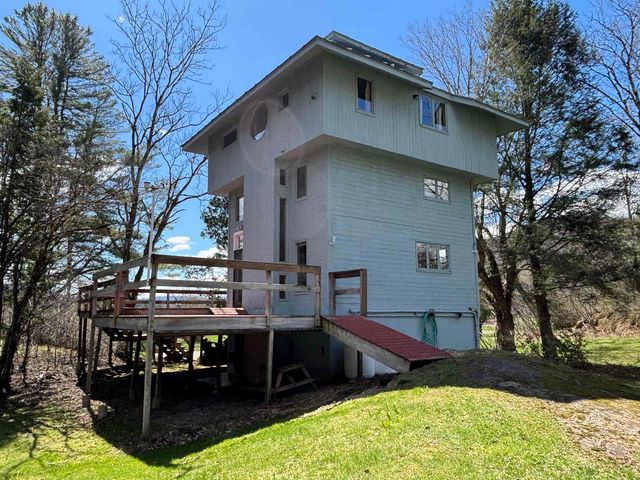 19 River Run Drive, Hyde Park, VT 05655