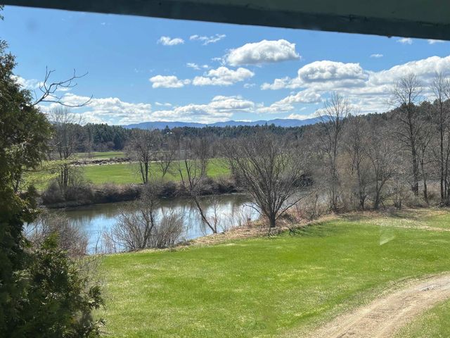 19 River Run Drive, Hyde Park, VT 05655