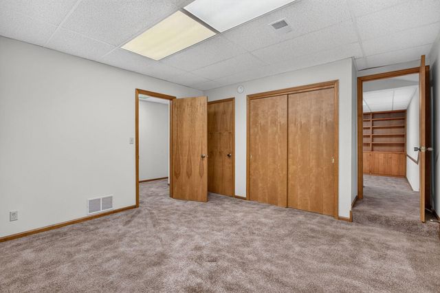 906 34 Avenue, Moline, IL 61265