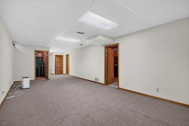 906 34 Avenue, Moline, IL 61265
