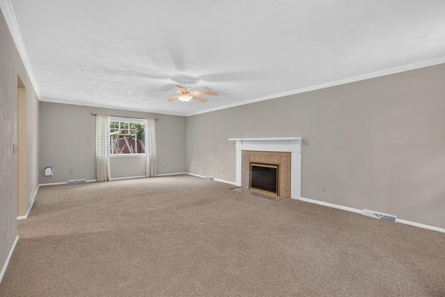 906 34 Avenue, Moline, IL 61265