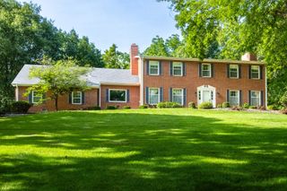 906 34 Avenue, Moline, IL 61265