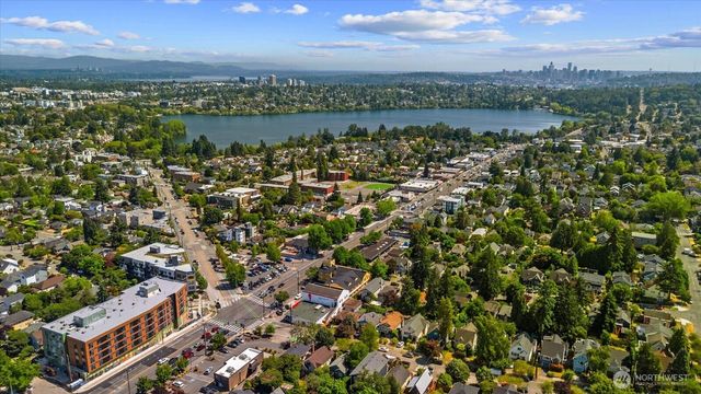 946 N 83rd Street, Seattle, WA 98103