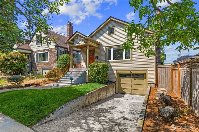 946 N 83rd Street, Seattle, WA 98103