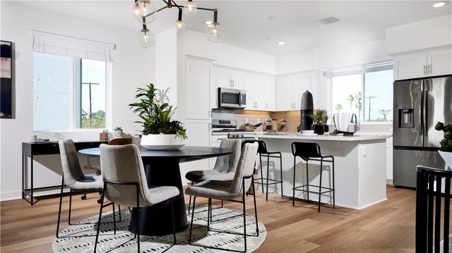 2211 W Orange 21, Anaheim, CA 92804