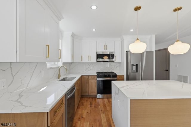 130 N 17Th St, East Orange City, NJ 07017