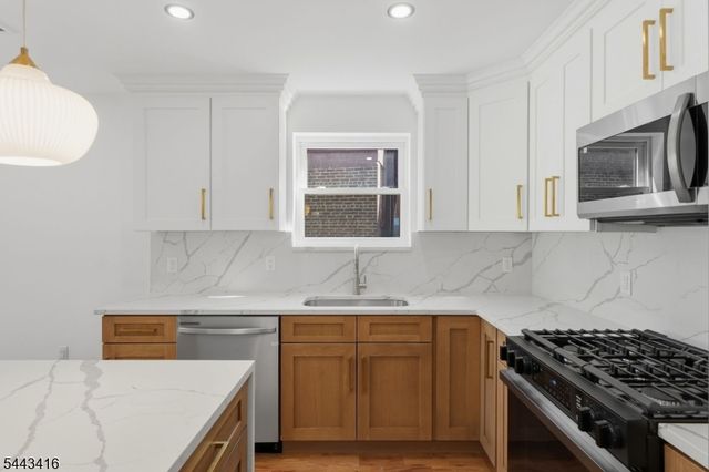 130 N 17Th St, East Orange City, NJ 07017