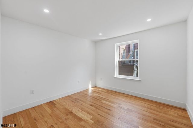 130 N 17Th St, East Orange City, NJ 07017