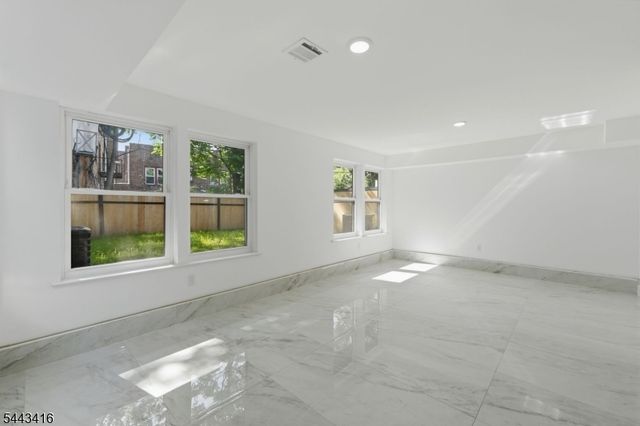 130 N 17Th St, East Orange City, NJ 07017