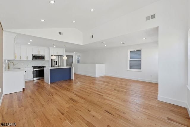 130 N 17Th St, East Orange City, NJ 07017