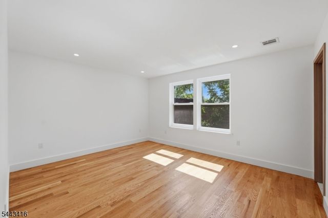 130 N 17Th St, East Orange City, NJ 07017