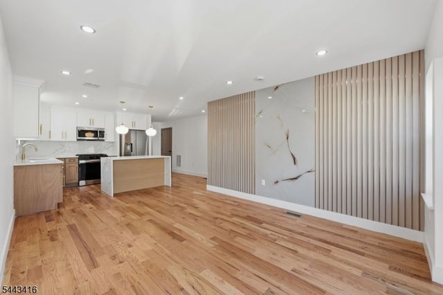 130 N 17Th St, East Orange City, NJ 07017