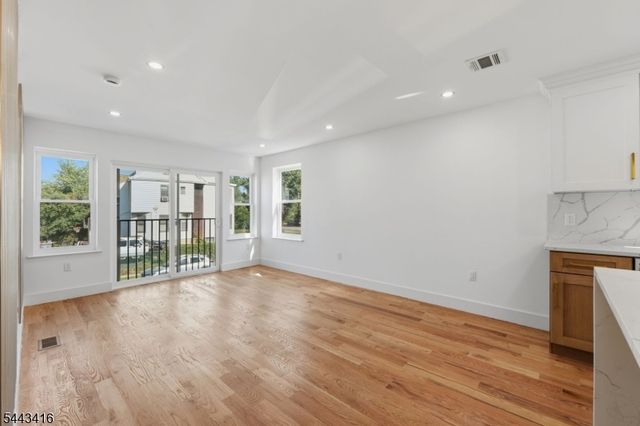 130 N 17Th St, East Orange City, NJ 07017