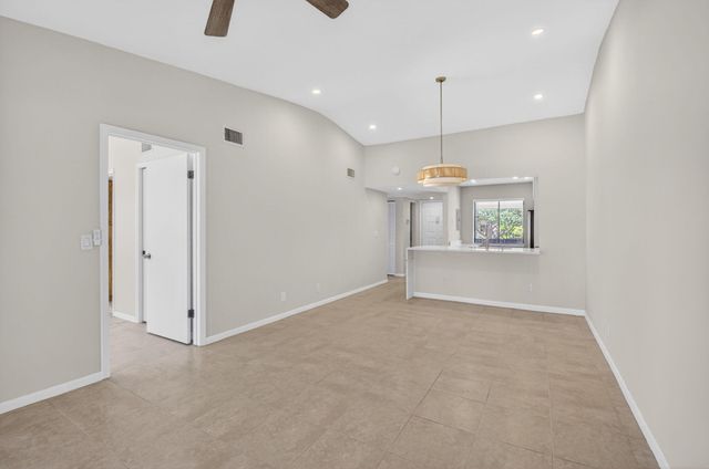 6649 Somerset Drive 206, Boca Raton, FL 33433