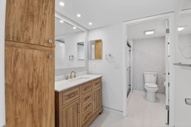 6649 Somerset Drive 206, Boca Raton, FL 33433