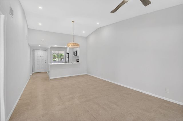 6649 Somerset Drive 206, Boca Raton, FL 33433