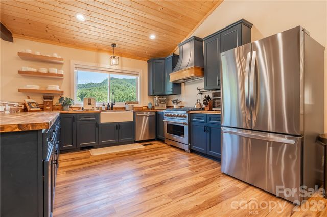 793 State Highway 197 South, Burnsville, NC 28714