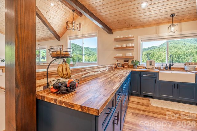 793 State Highway 197 South, Burnsville, NC 28714