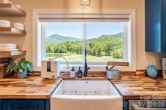 793 State Highway 197 South, Burnsville, NC 28714