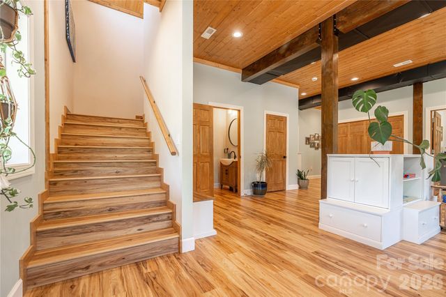 793 State Highway 197 South, Burnsville, NC 28714