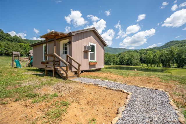 793 State Highway 197 South, Burnsville, NC 28714