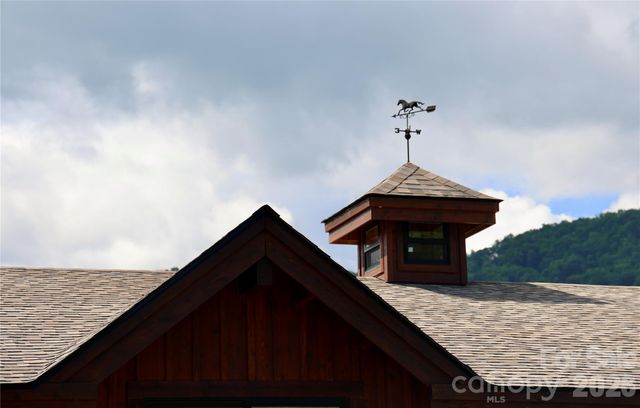 793 State Highway 197 South, Burnsville, NC 28714