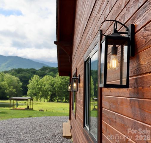 793 State Highway 197 South, Burnsville, NC 28714