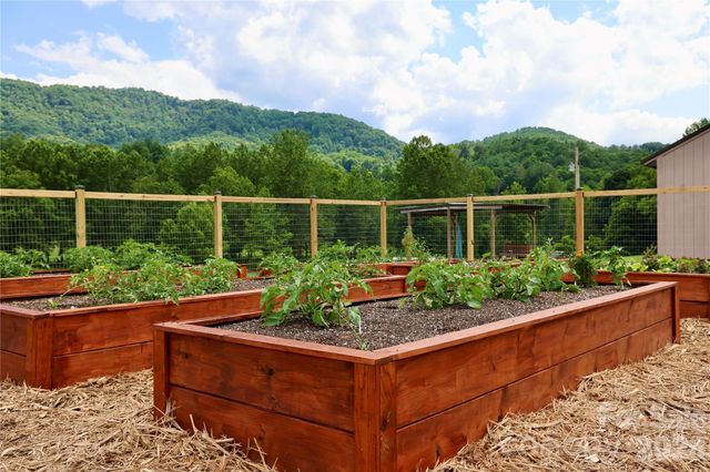 793 State Highway 197 South, Burnsville, NC 28714