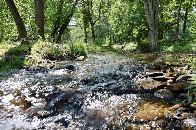 793 State Highway 197 South, Burnsville, NC 28714