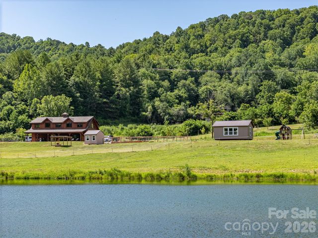 793 State Highway 197 South, Burnsville, NC 28714